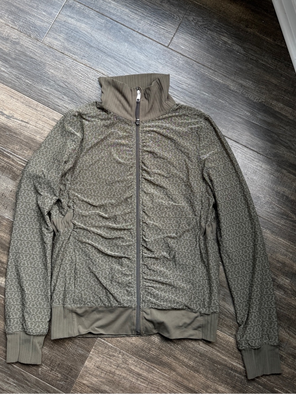 Lululemon raja reversible olive green zip up jacket M